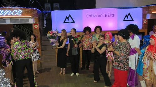 Fiestas de fin de temporada de baile social con exhibiciones en Sala Boss